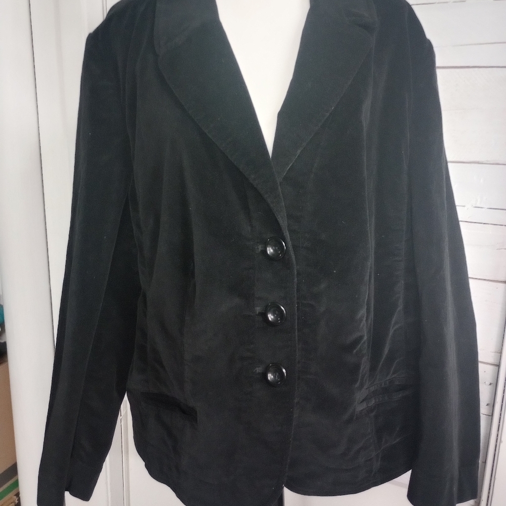 Deluxe Womens Black Velvet Blazer Jacket Size 22/24W Lined W Pockets Party.